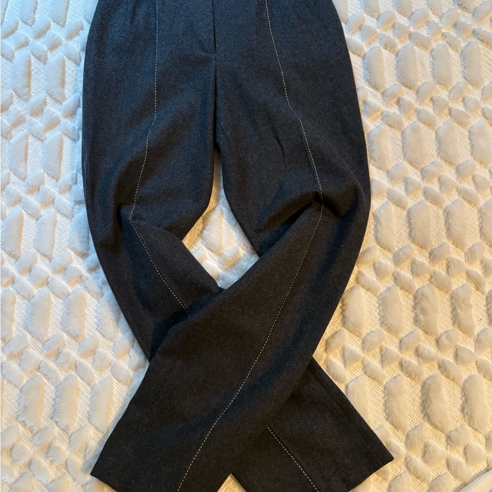 Elegant Gray Wool Women's Pantsuit - Picture 6 of 10